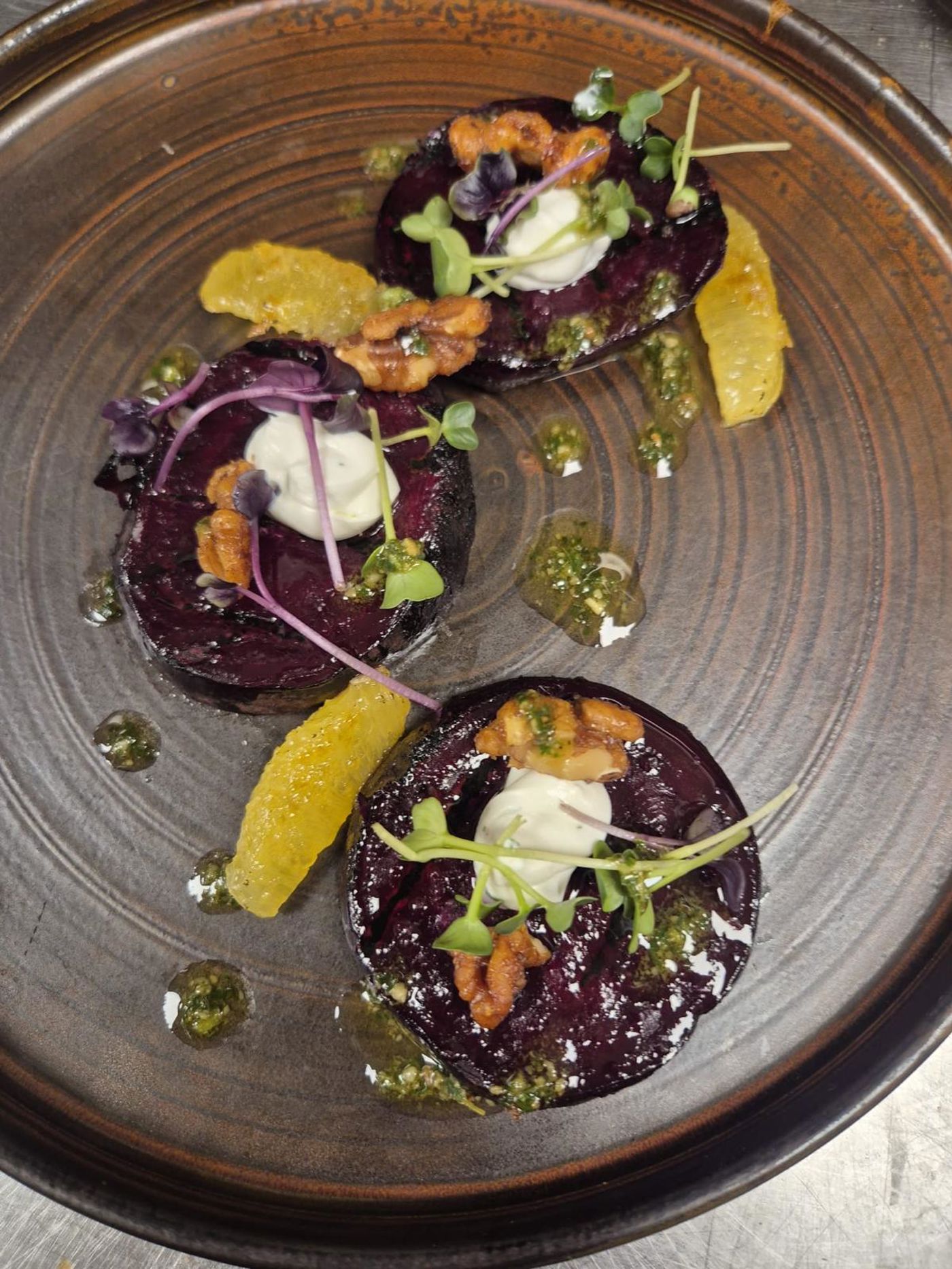 Les Deux Ponts voorgerecht tapasgerecht zalm met sla