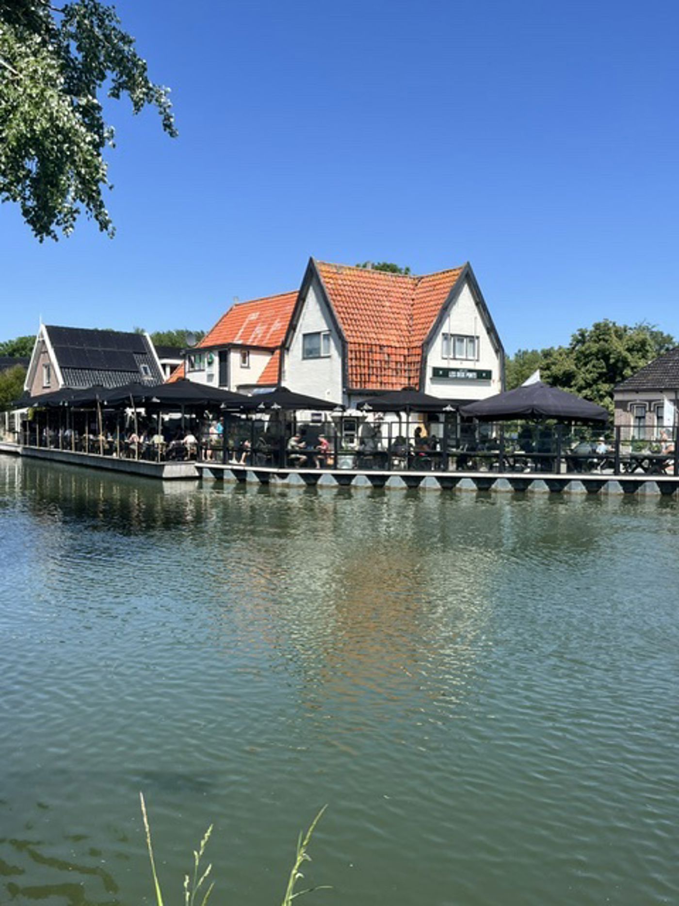 LDP terras aan het water.jpeg