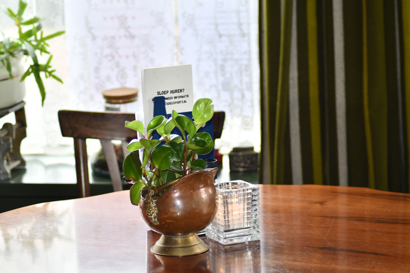 Les Deux Ponts plantje en decoratie op tafel Les Deux Ponts plantje en decoratie op tafel